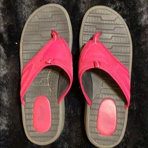 Used Bass hot pink slippers